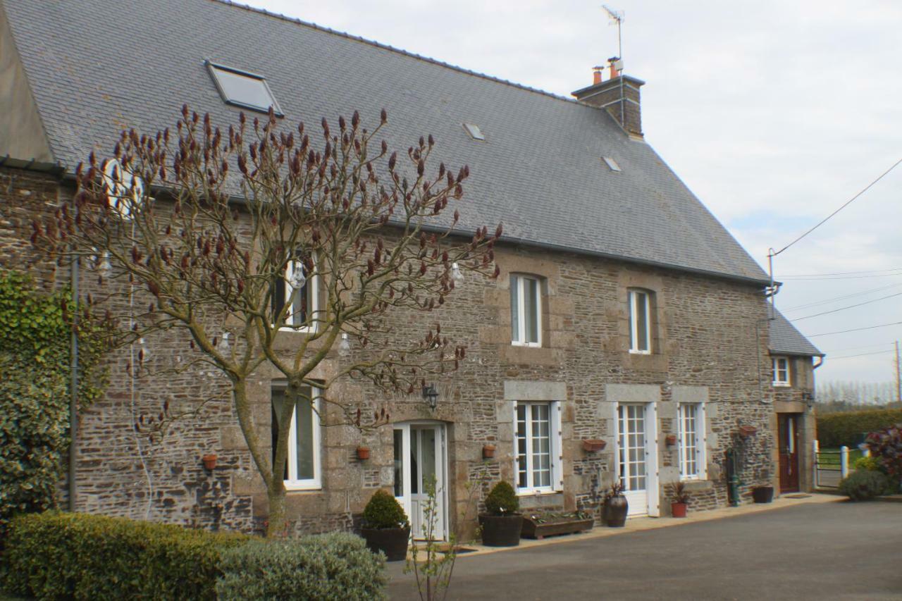 La Loctais Villa Les Portes du Coglais Exteriör bild